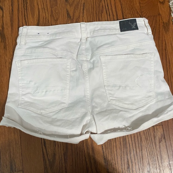 AE white high waisted denim shorts - Picture 4 of 5